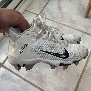Nike alpha menace 2 shark football cleats little kid size 1 used.